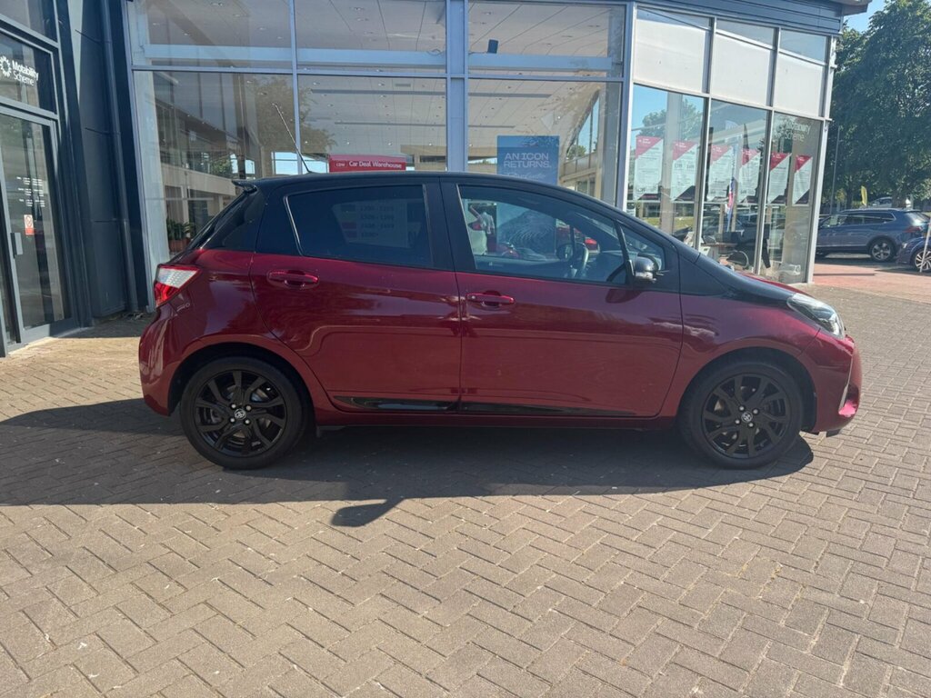 Toyota Yaris 1.5 Vvt-i Blue Bi-tone Euro 6 Red #6