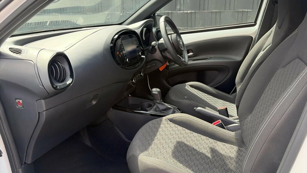 Toyota Aygo X 1.0 Vvt-i Edge X-shift Euro 6 Ss White #5