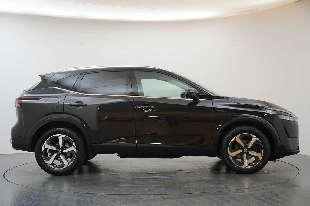 Nissan Qashqai 1.3 Dig-t Mh 140 N-connecta With Glass Roof Sat Black #6