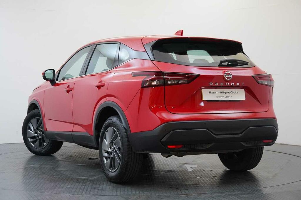 Nissan Qashqai 1.3 Dig-t Mh 158 Acenta Premium X-tronic With Red #3