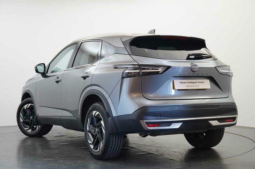 Nissan Qashqai 1.3 Dig-t Mh 140 N-connecta With Sat Nav And 360 S Grey #3