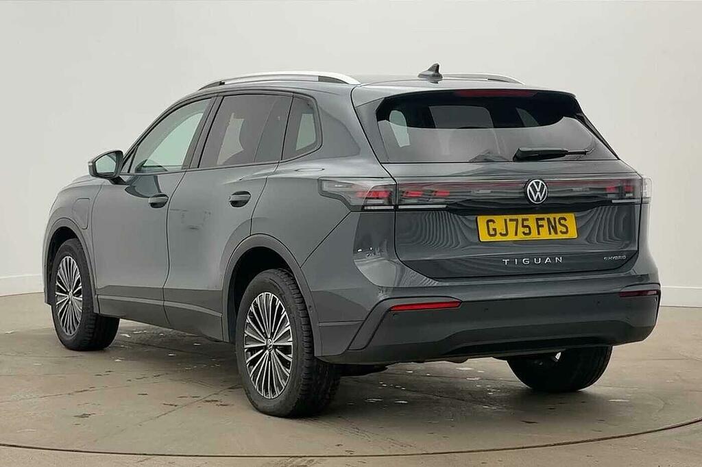 Volkswagen Tiguan 1.5 Tsi Ehybrid Match Dsg Grey #3