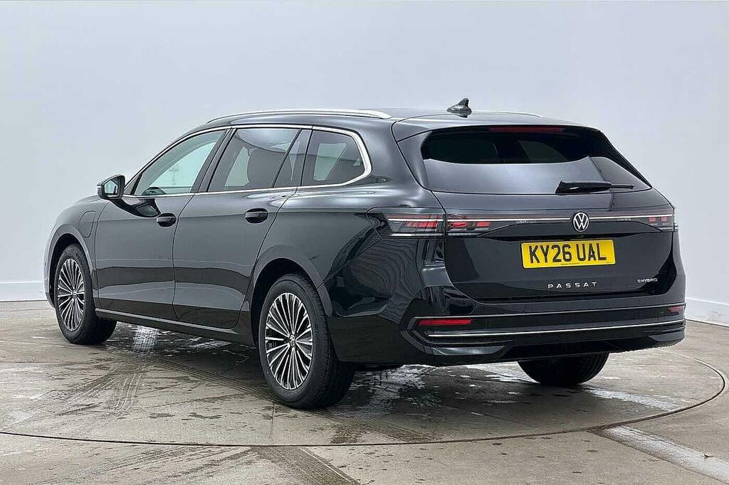 Volkswagen Passat 1.5 Tsi Ehybrid Elegance Dsg Black #3