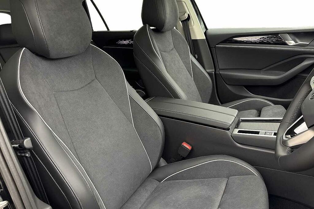 Volkswagen Passat 1.5 Tsi Ehybrid Elegance Dsg Black #10