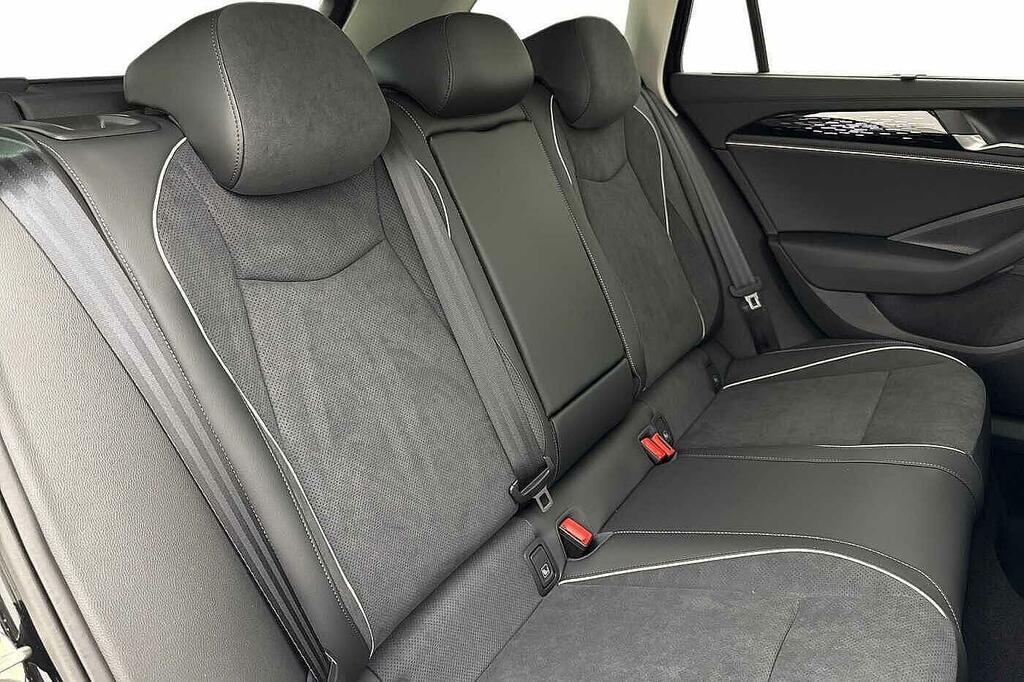 Volkswagen Passat 1.5 Tsi Ehybrid Elegance Dsg Black #9