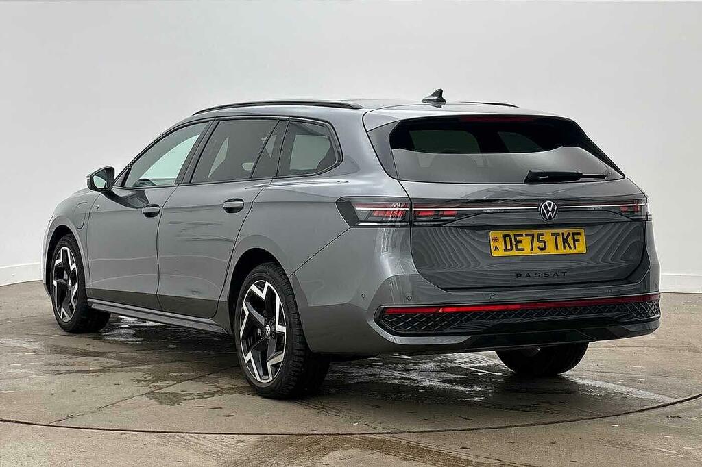 Volkswagen Passat 1.5 Tsi Ehybrid 272 R-line Dsg Grey #3