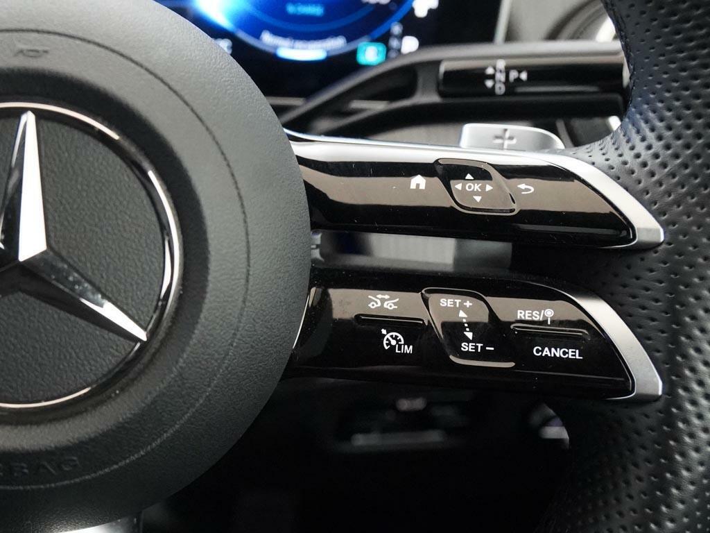 Mercedes-Benz EQE Saloon Black #26