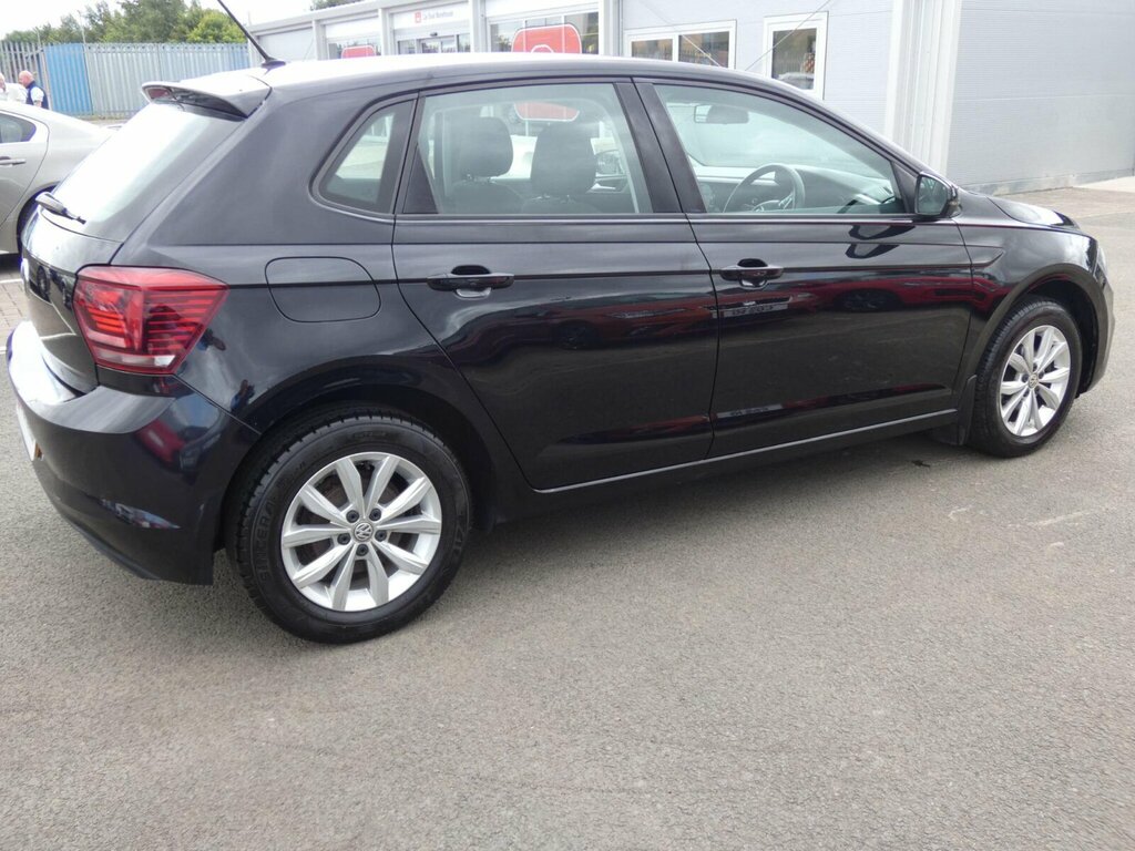 Volkswagen Polo Polo Beats Tsi Black #9