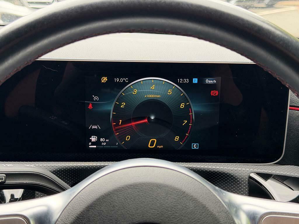 Mercedes-Benz A Class A 180 Amg Line Executive Black #4