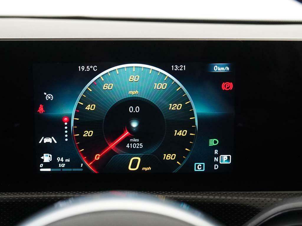 Mercedes-Benz A Class A 250 Amg Line Executive White #4