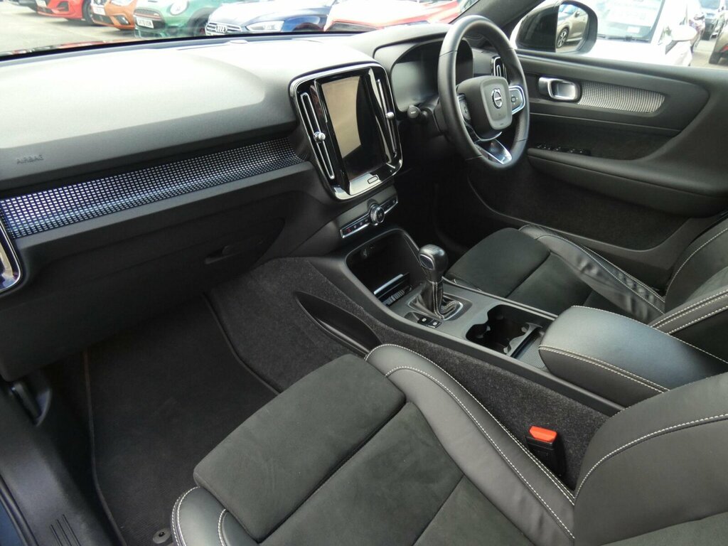 Volvo XC40 1.5 T3 R-design Euro 6 Ss Blue #2