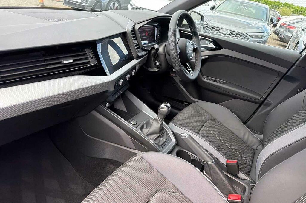 Audi A1 S Line 25 Tfsi 95 Ps 5-Speed Silver #2