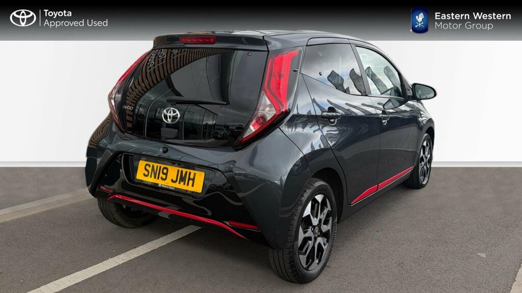 Toyota Aygo Hatchback White #8