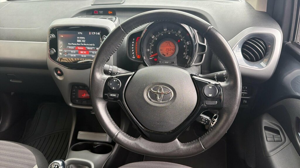 Toyota Aygo Hatchback White #29