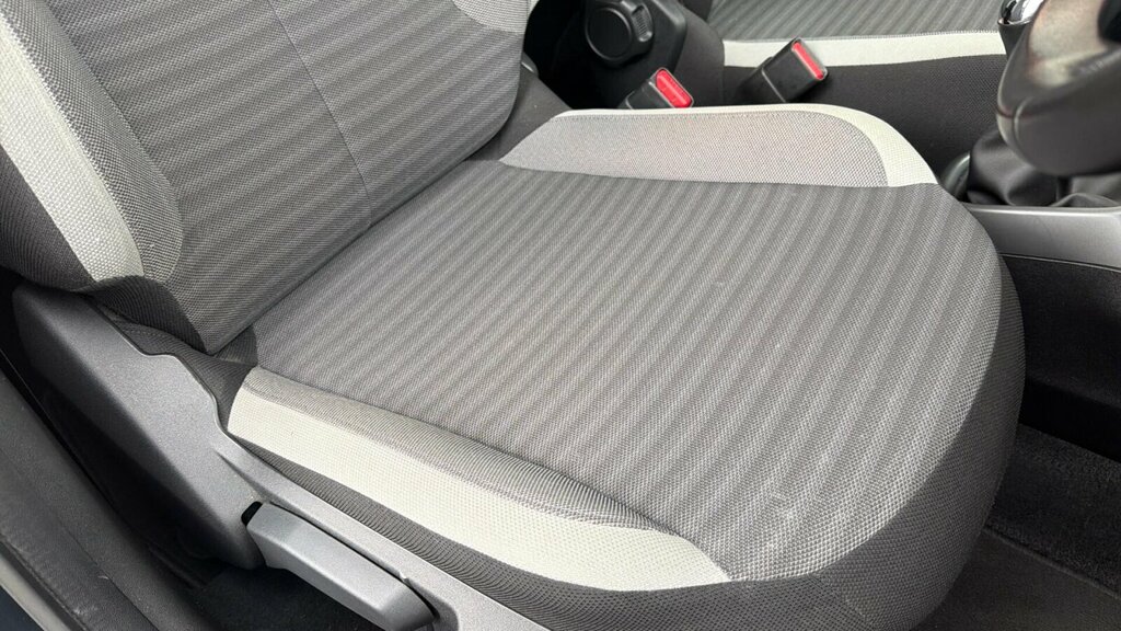 Toyota Aygo Hatchback White #34