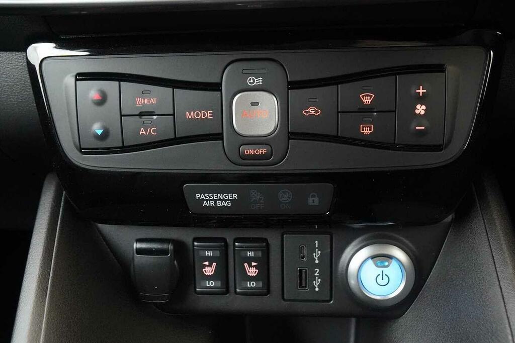 Nissan Leaf 110Kw N-connecta 40Kwh Black #29