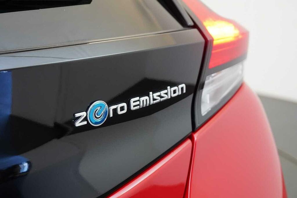 Nissan Leaf 110Kw N-connecta 40Kwh Black #9