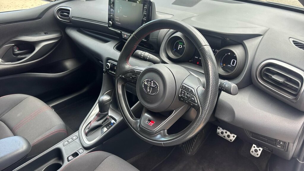 Toyota Yaris 1.5 Vvt-h Gr Sport E-cvt Euro 6 Ss White #5