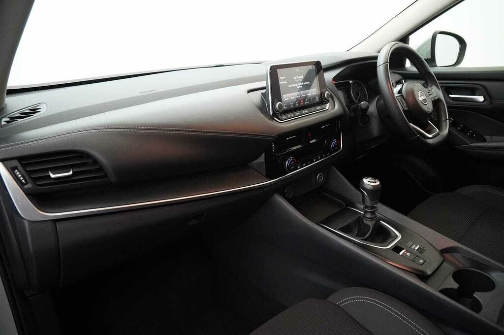 Nissan Qashqai 1.3 Dig-t Mh 140 Acenta Premium With Rear View Cam Silver #2