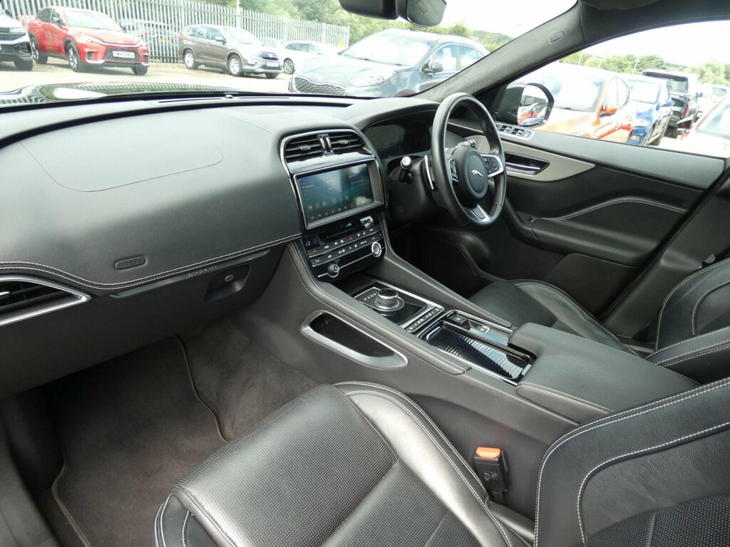 Jaguar F-Pace Estate Special Edi 2.0D 240 Chequered Flag A Black #13