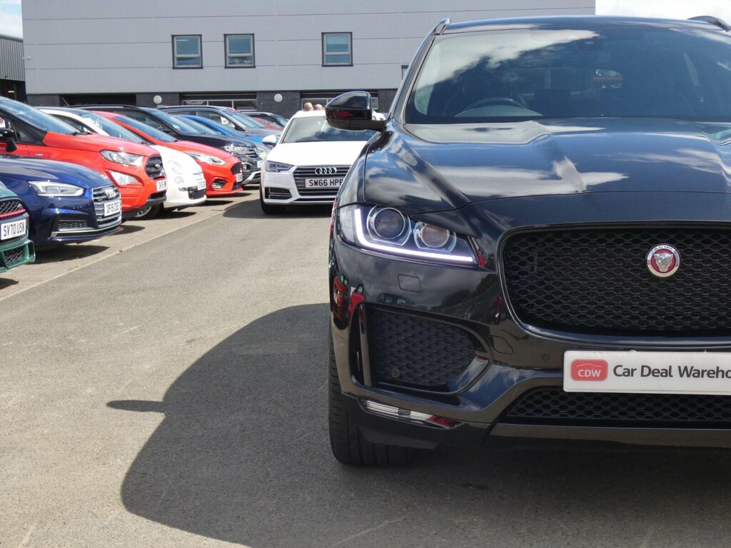 Jaguar F-Pace Estate Special Edi 2.0D 240 Chequered Flag A Black #8