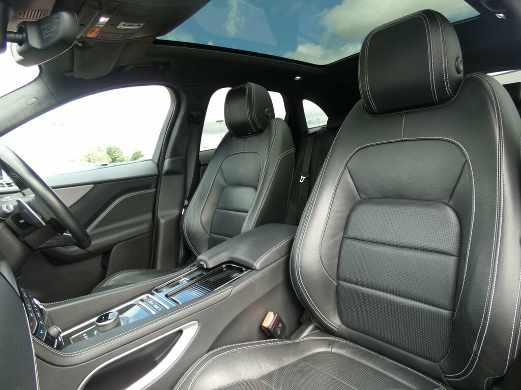 Jaguar F-Pace Estate Special Edi 2.0D 240 Chequered Flag A Black #43