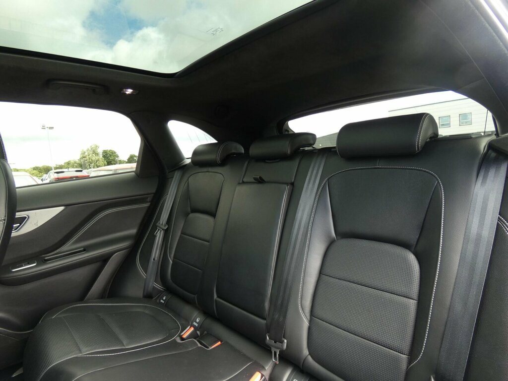 Jaguar F-Pace Estate Special Edi 2.0D 240 Chequered Flag A Black #20