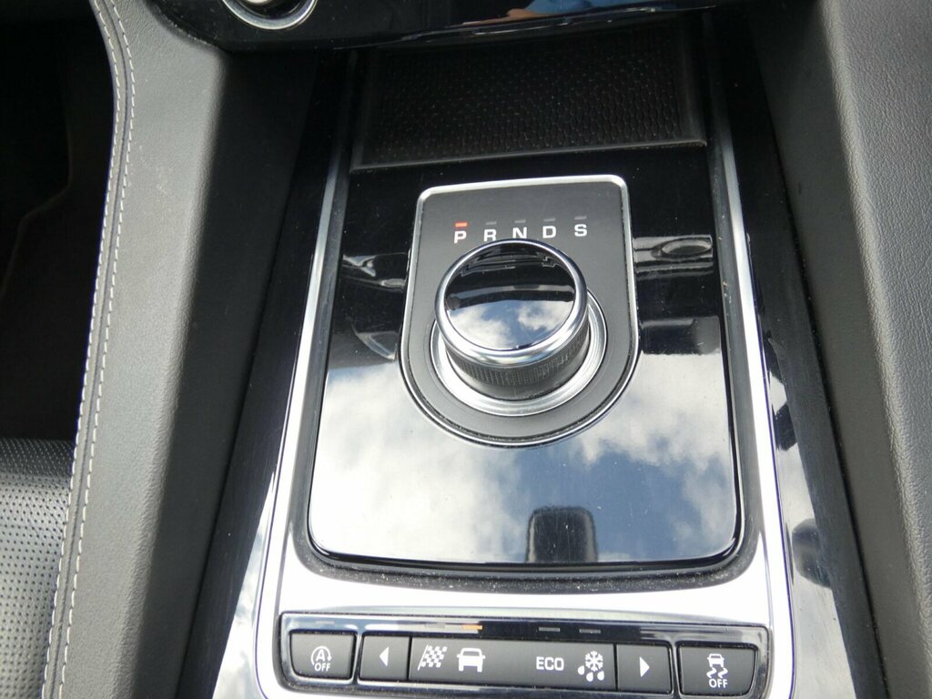 Jaguar F-Pace Estate Special Edi 2.0D 240 Chequered Flag A Black #25