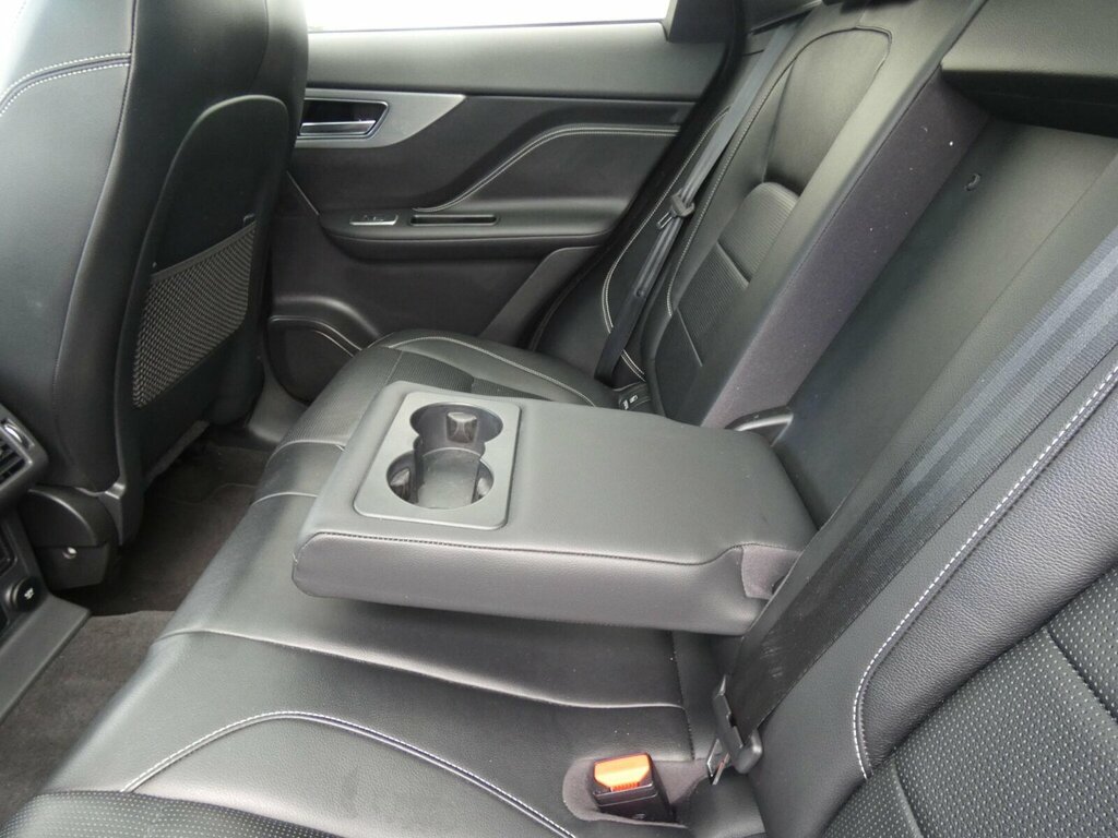 Jaguar F-Pace Estate Special Edi 2.0D 240 Chequered Flag A Black #50