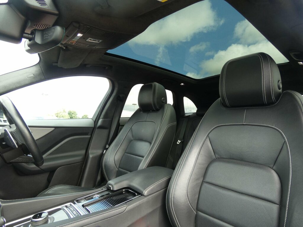 Jaguar F-Pace Estate Special Edi 2.0D 240 Chequered Flag A Black #44