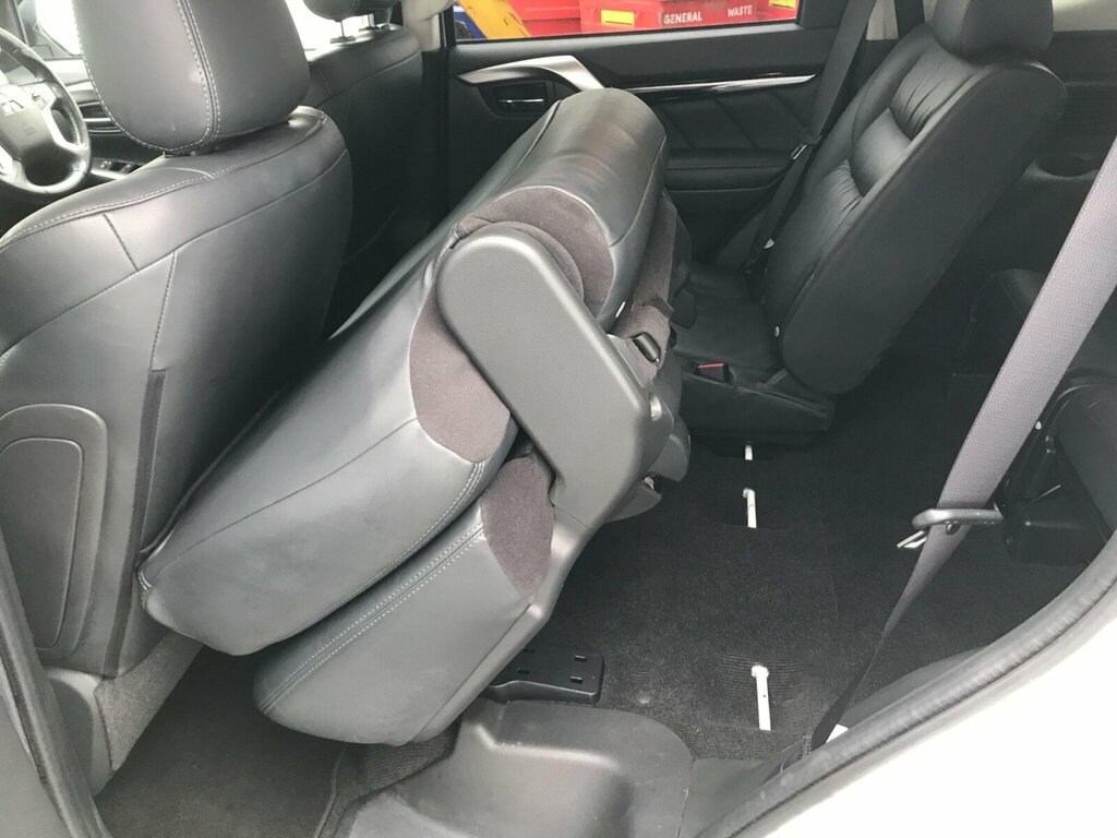 Mitsubishi Shogun Sport D 3 Brown #22