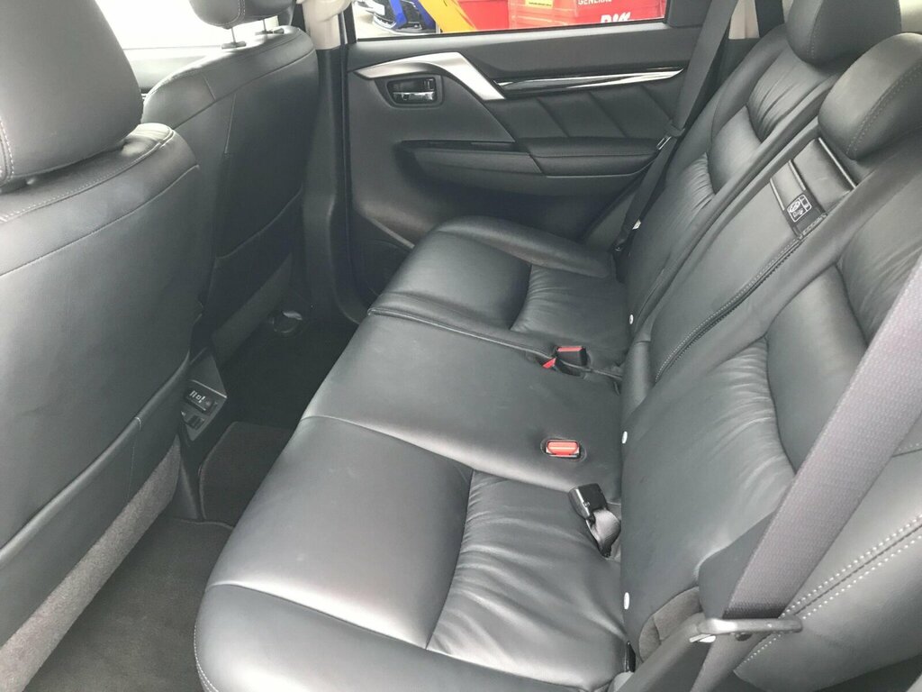 Mitsubishi Shogun Sport D 3 Brown #23