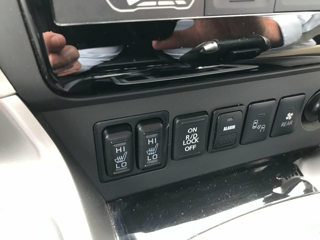 Mitsubishi Shogun Sport D 3 Brown #27