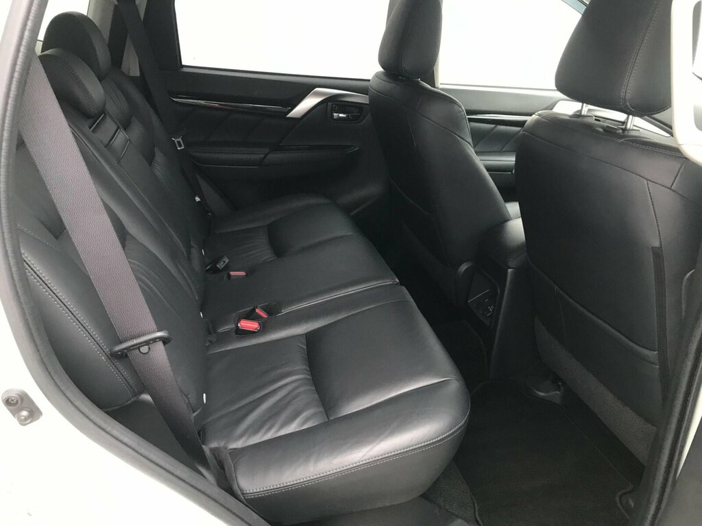 Mitsubishi Shogun Sport D 3 Brown #19