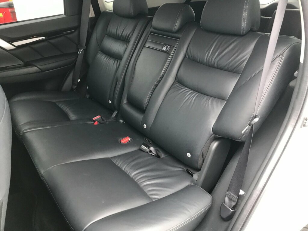 Mitsubishi Shogun Sport D 3 Brown #24