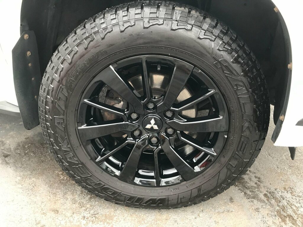 Mitsubishi Shogun Sport D 3 Brown #36