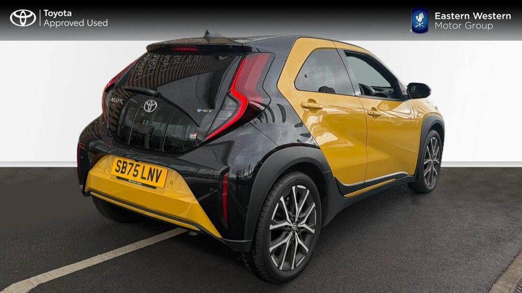 Toyota Aygo X 1.5H Gr Sport Cvt Euro 6 Ss Yellow #2