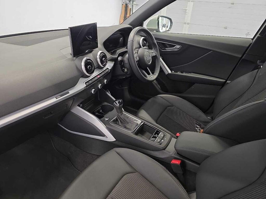 Audi Q2 S Line 35 Tfsi 150 Ps S Tronic Silver #2