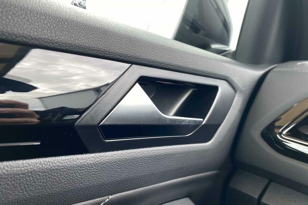 Volkswagen T-Roc R-line Black #28