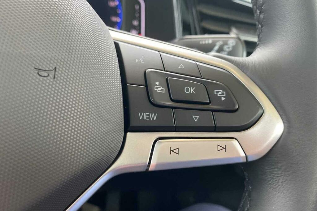 Volkswagen T-Roc R-line Black #41