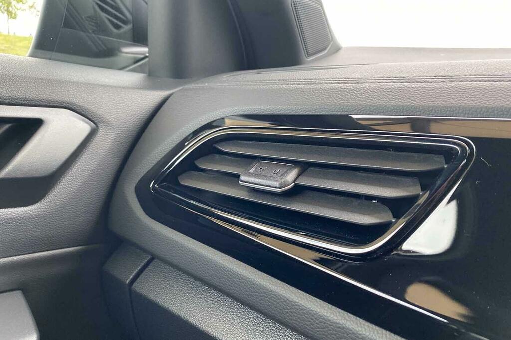 Volkswagen T-Roc R-line Black #22