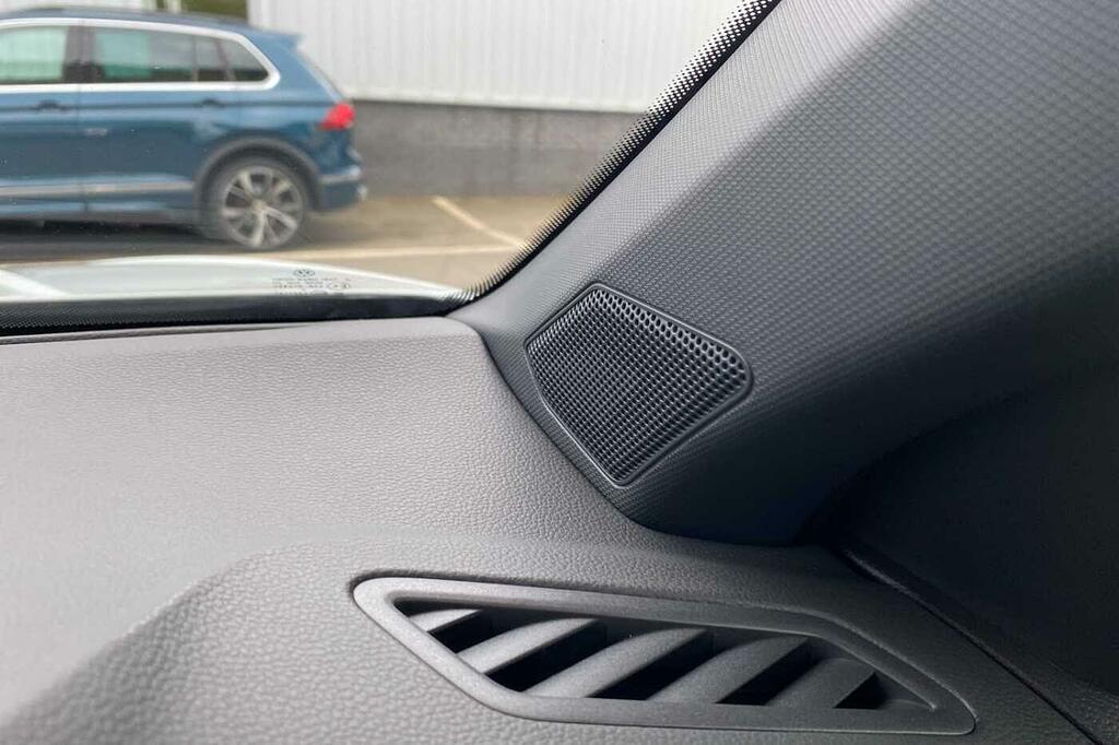 Volkswagen T-Roc R-line Black #44