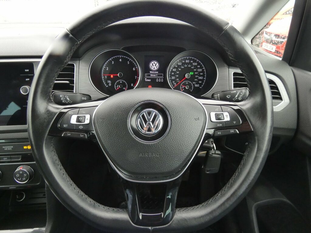 Volkswagen Golf SV Golf Sv S Tsi Red #24