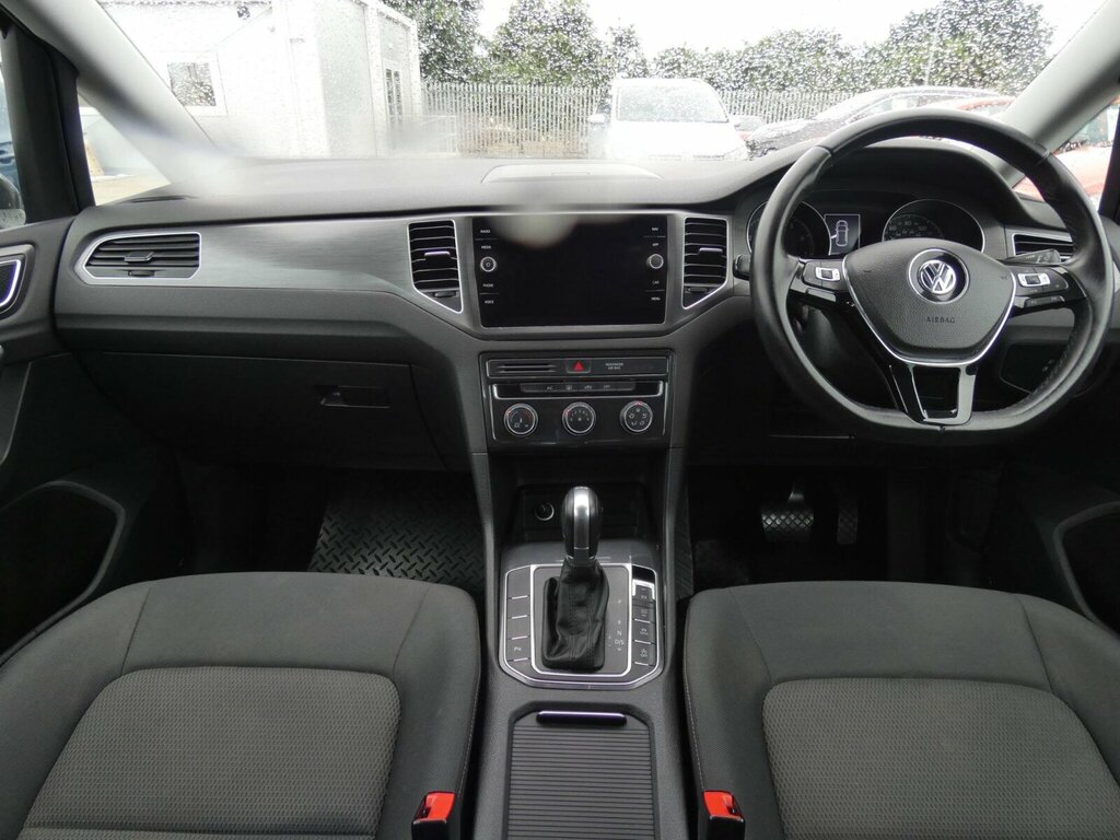 Volkswagen Golf SV Golf Sv S Tsi Red #13