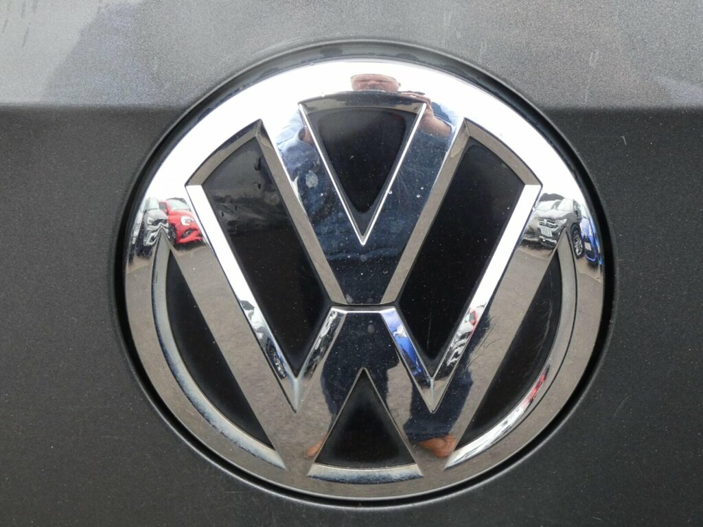 Volkswagen Golf SV Golf Sv S Tsi Red #17