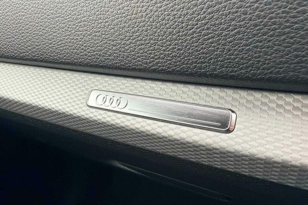 Audi Q2 Black Edition 35 Tfsi 150 Ps S Tronic Grey #39