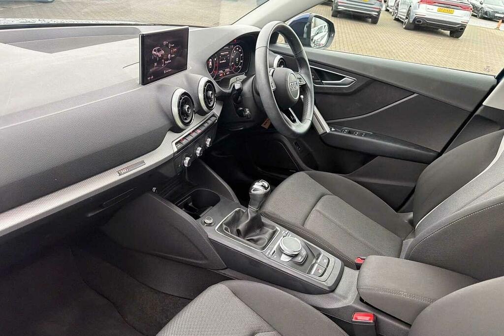Audi Q2 Sport 35 Tfsi 150 Ps 6-Speed Blue #2