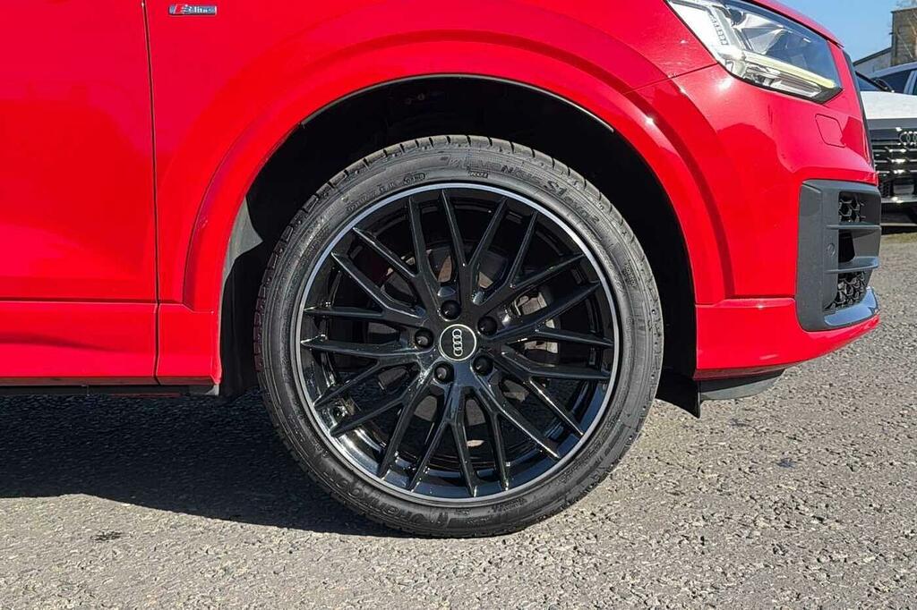Audi Q2 Black Edition 35 Tfsi 150 Ps S Tronic Red #5
