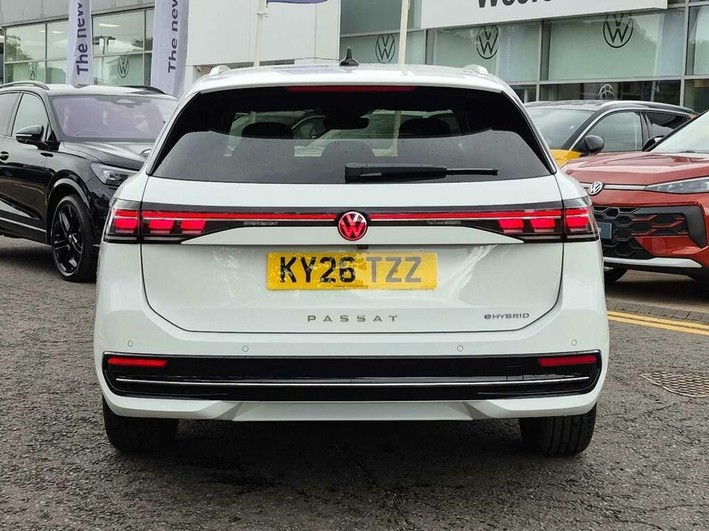 Volkswagen Passat Elegance 1.5 Tsi Ehybrid 204 Ps 6-Speed Dsg White #4