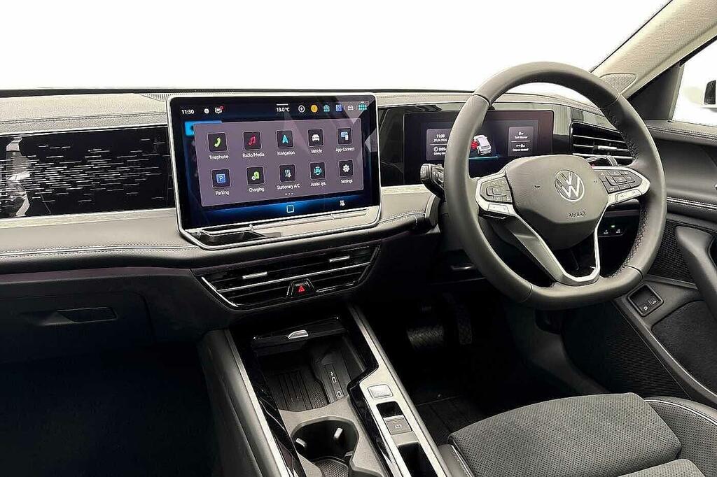 Volkswagen Passat 1.5 Tsi Ehybrid Elegance Dsg White #2